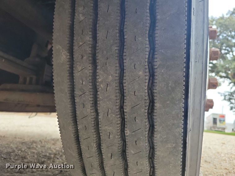 image for item DZ6718 2005 Peterbilt 387 semi truck