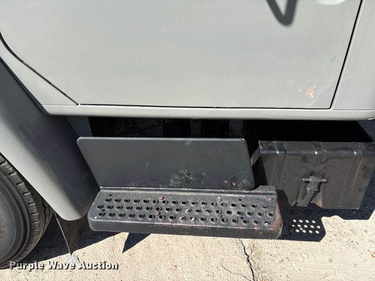 image for item EA6988 1983 International 1654 dump flatbed truck