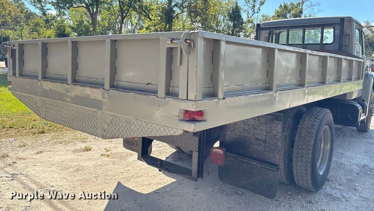 image for item EA6988 1983 International 1654 dump flatbed truck