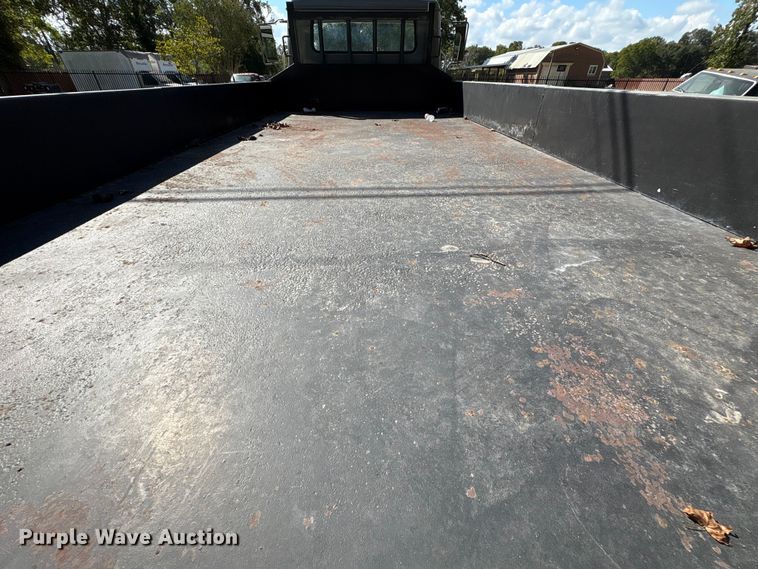 image for item EA6988 1983 International 1654 dump flatbed truck