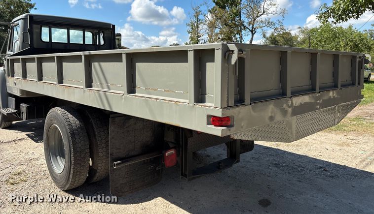 image for item EA6988 1983 International 1654 dump flatbed truck