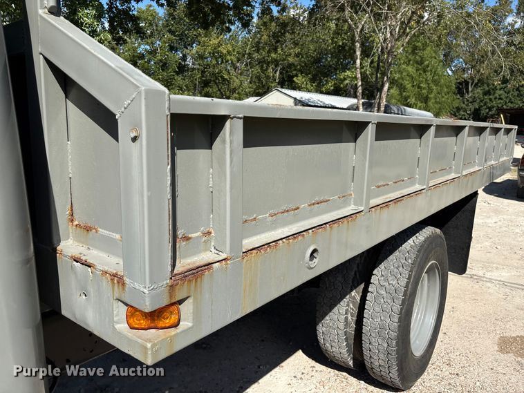 image for item EA6988 1983 International 1654 dump flatbed truck