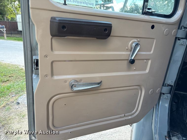 image for item EA6988 1983 International 1654 dump flatbed truck