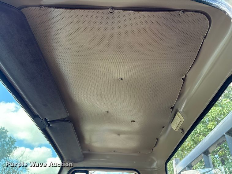 image for item EA6988 1983 International 1654 dump flatbed truck