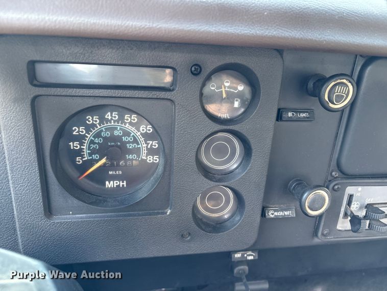 image for item EA6988 1983 International 1654 dump flatbed truck