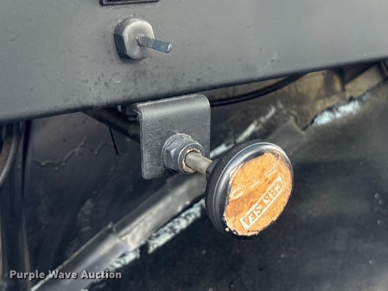 image for item EA6988 1983 International 1654 dump flatbed truck