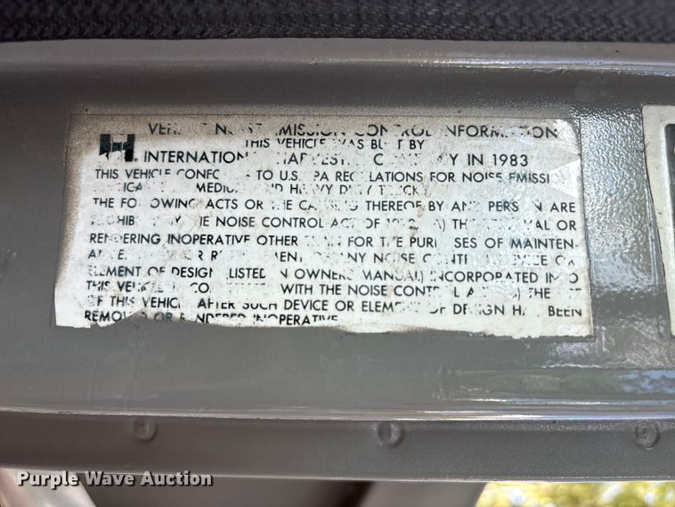 image for item EA6988 1983 International 1654 dump flatbed truck