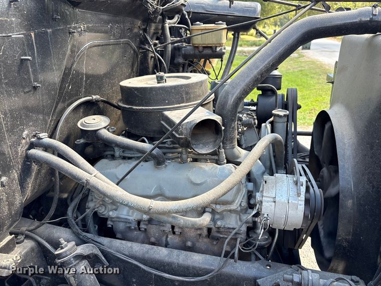 image for item EA6988 1983 International 1654 dump flatbed truck