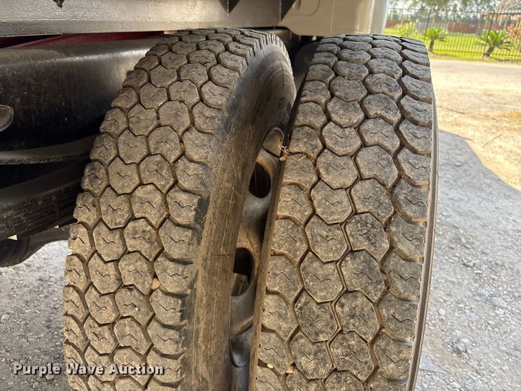 image for item EA6988 1983 International 1654 dump flatbed truck