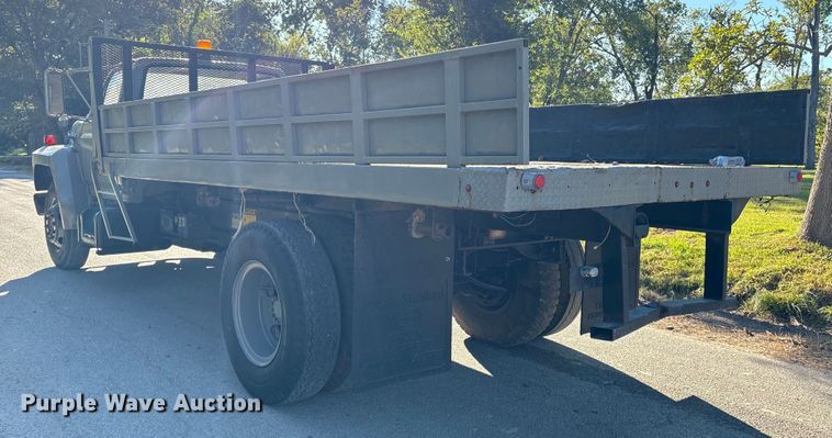 image for item EA6995 1985 Ford F700 dump flatbed truck