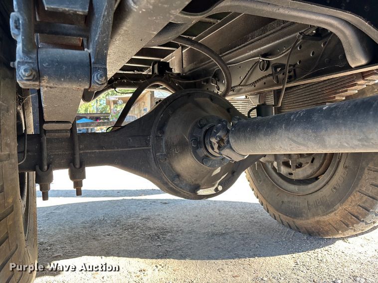 image for item EA6995 1985 Ford F700 dump flatbed truck