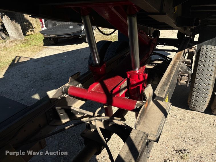 image for item EA6995 1985 Ford F700 dump flatbed truck