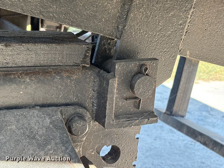 image for item EA6995 1985 Ford F700 dump flatbed truck