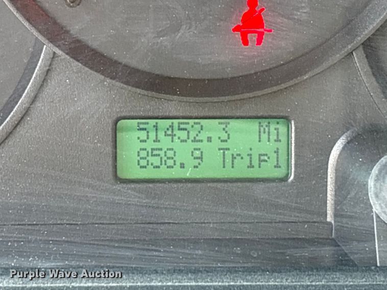 image for item EA6996 2007 Ford LCF flatbed truck