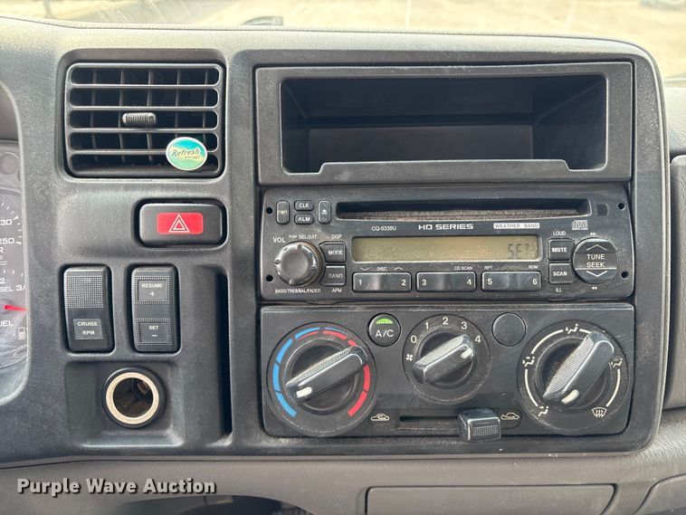 image for item EA6996 2007 Ford LCF flatbed truck