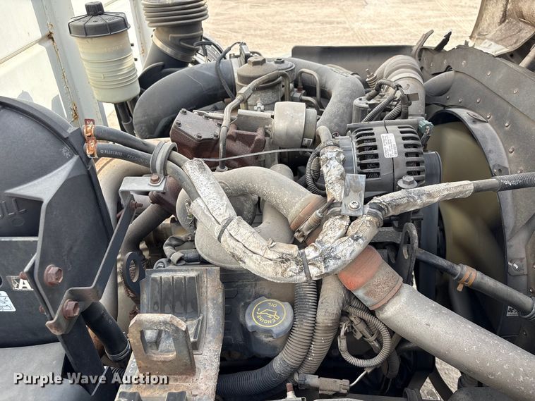 image for item EA6996 2007 Ford LCF flatbed truck