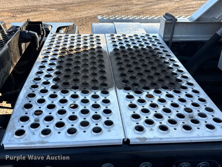 image for item EA7552 2020 Kenworth T880 semi truck