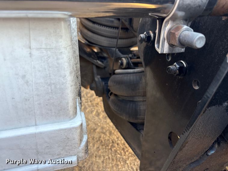 image for item EA7552 2020 Kenworth T880 semi truck