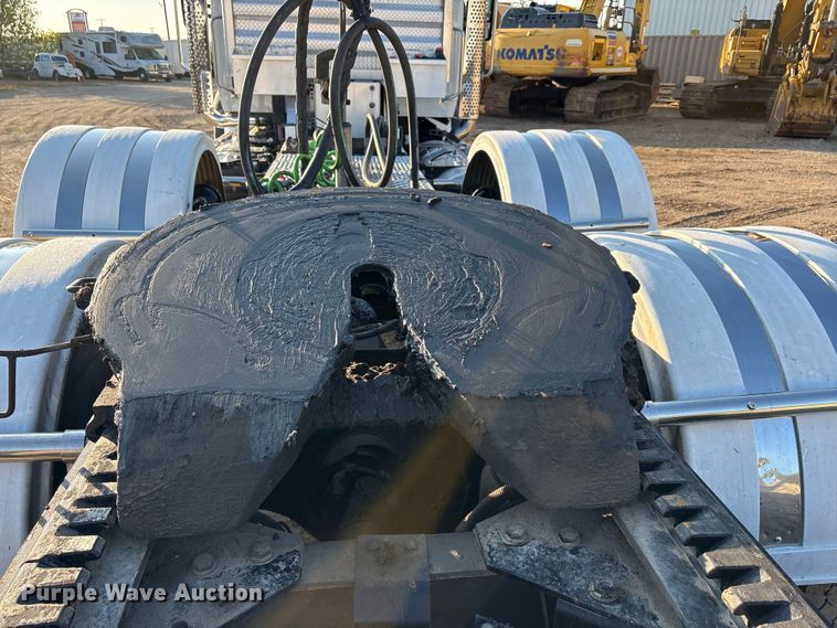 image for item EA7552 2020 Kenworth T880 semi truck