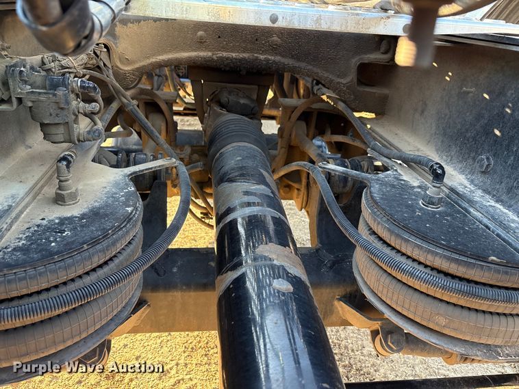 image for item EA7552 2020 Kenworth T880 semi truck