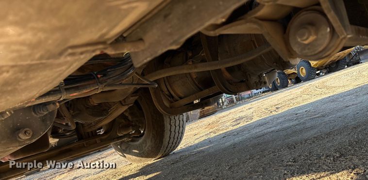 image for item EA7552 2020 Kenworth T880 semi truck