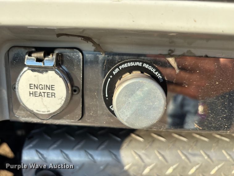 image for item EA7552 2020 Kenworth T880 semi truck