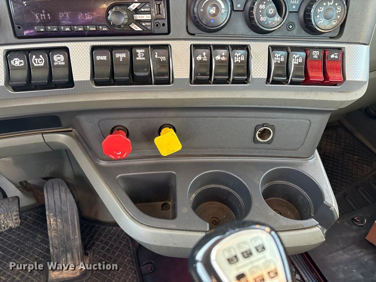 image for item EA7552 2020 Kenworth T880 semi truck