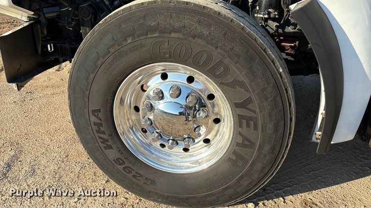 image for item EA7552 2020 Kenworth T880 semi truck