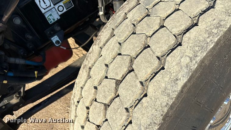 image for item EA7552 2020 Kenworth T880 semi truck