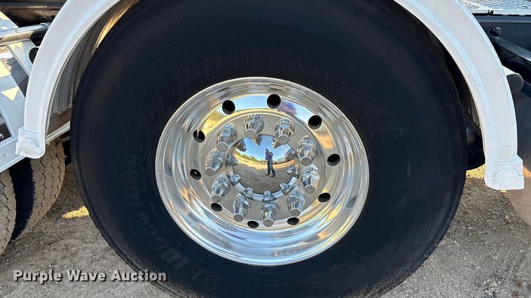 image for item EA7552 2020 Kenworth T880 semi truck