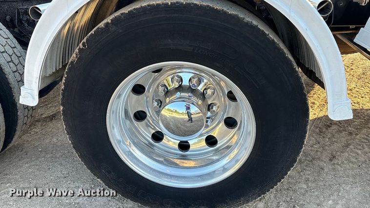 image for item EA7552 2020 Kenworth T880 semi truck