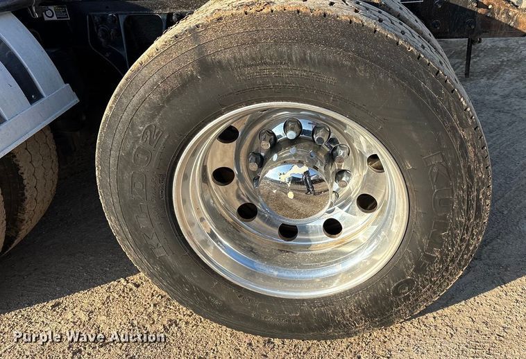 image for item EA7552 2020 Kenworth T880 semi truck