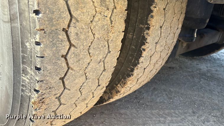 image for item EA7552 2020 Kenworth T880 semi truck