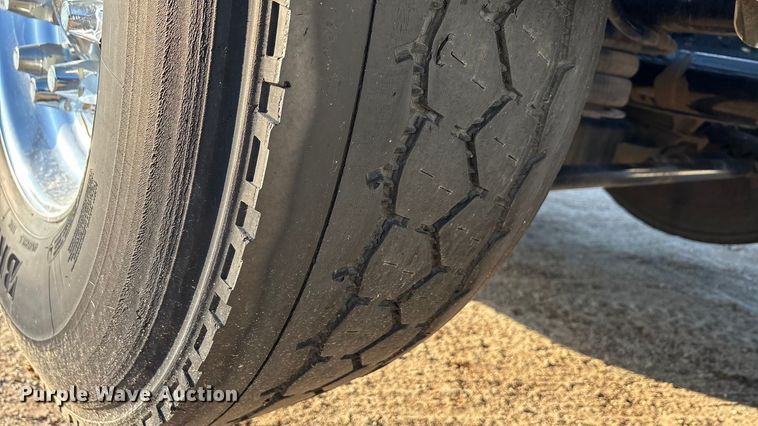 image for item EA7552 2020 Kenworth T880 semi truck