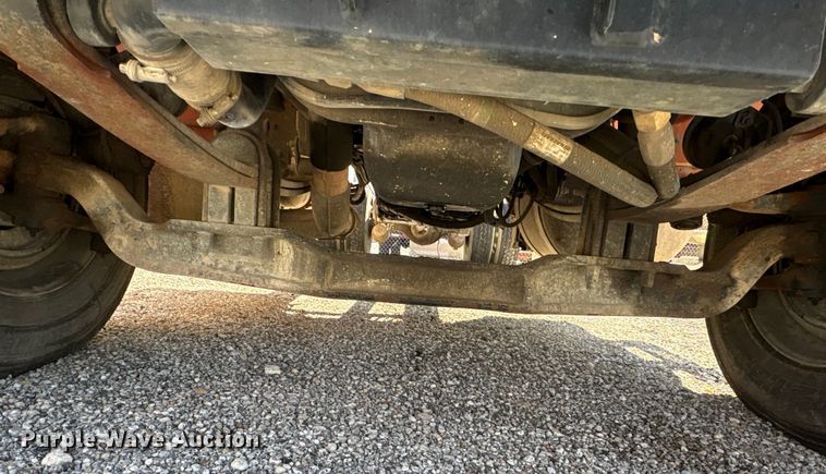 image for item EA7575 2014 Peterbilt 337 truck cab and chassis