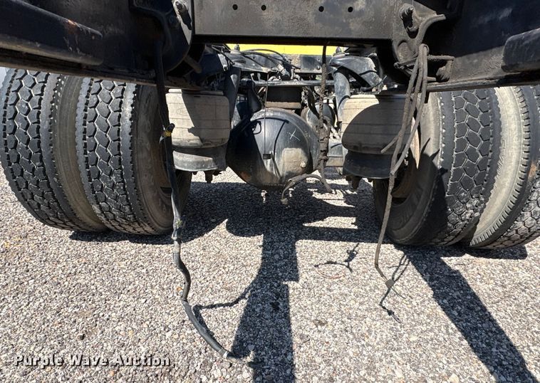 image for item EA7575 2014 Peterbilt 337 truck cab and chassis