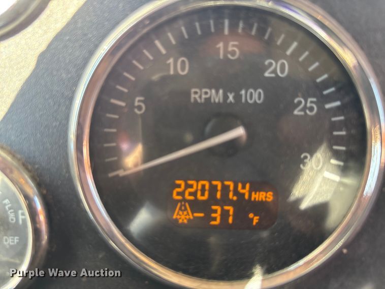 image for item EA7575 2014 Peterbilt 337 truck cab and chassis