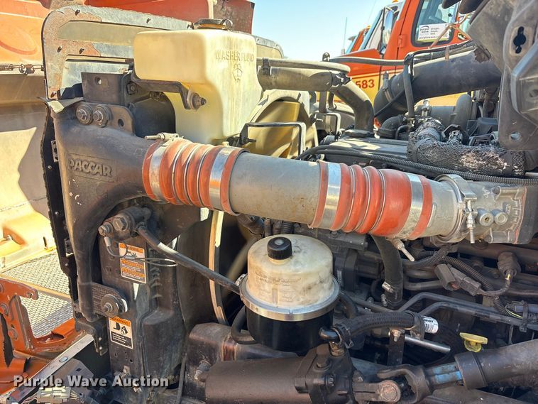 image for item EA7575 2014 Peterbilt 337 truck cab and chassis