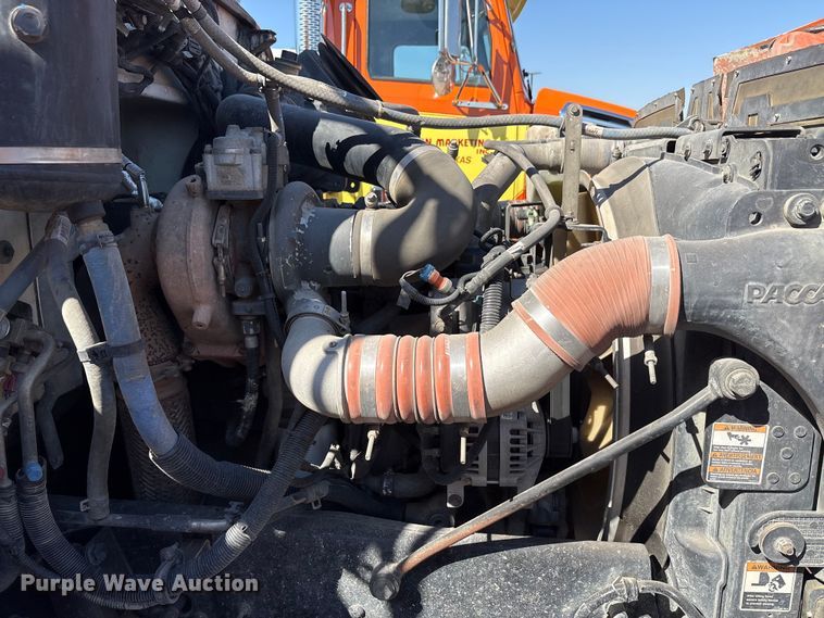 image for item EA7575 2014 Peterbilt 337 truck cab and chassis