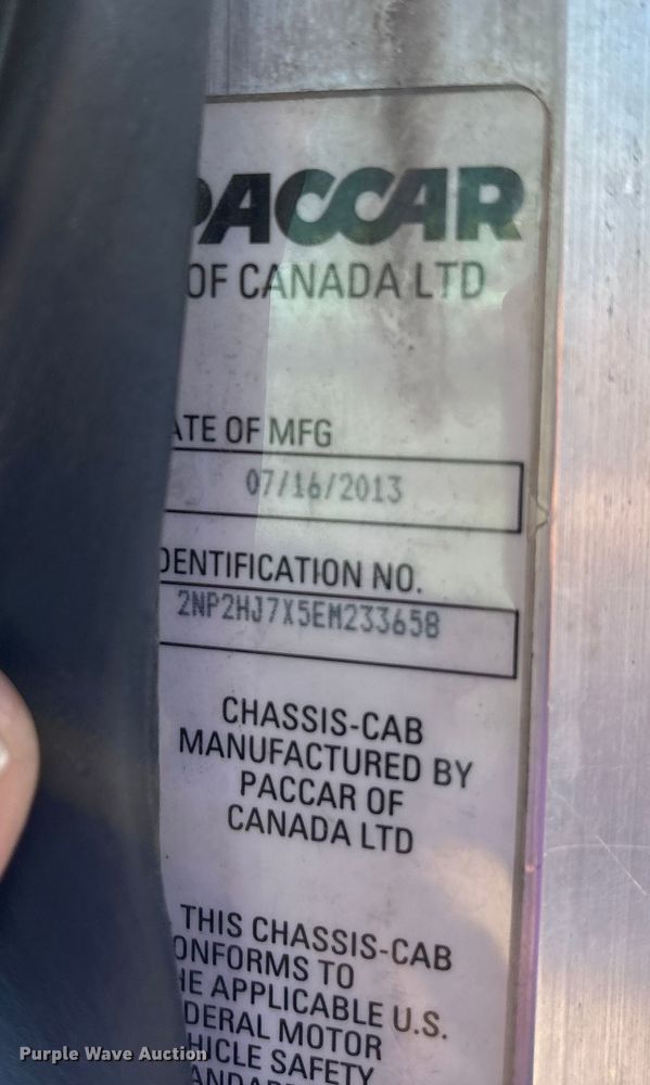 image for item EA7575 2014 Peterbilt 337 truck cab and chassis