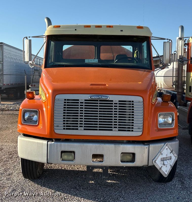image for item EA7576 2004 Freightliner Business Class M2 fuel truck