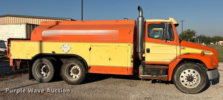 image for item EA7576 2004 Freightliner Business Class M2 fuel truck