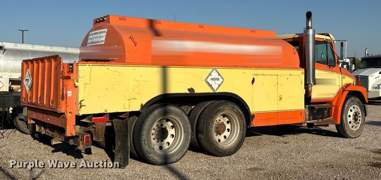 image for item EA7576 2004 Freightliner Business Class M2 fuel truck