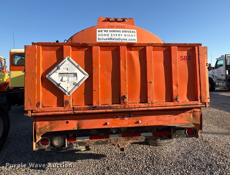 image for item EA7576 2004 Freightliner Business Class M2 fuel truck