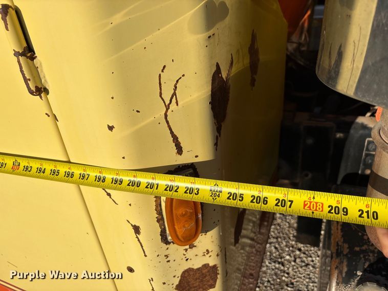 image for item EA7576 2004 Freightliner Business Class M2 fuel truck