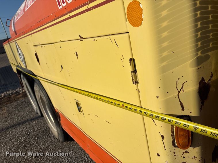 image for item EA7576 2004 Freightliner Business Class M2 fuel truck