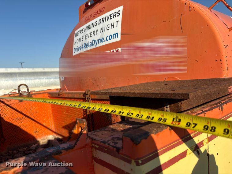 image for item EA7576 2004 Freightliner Business Class M2 fuel truck