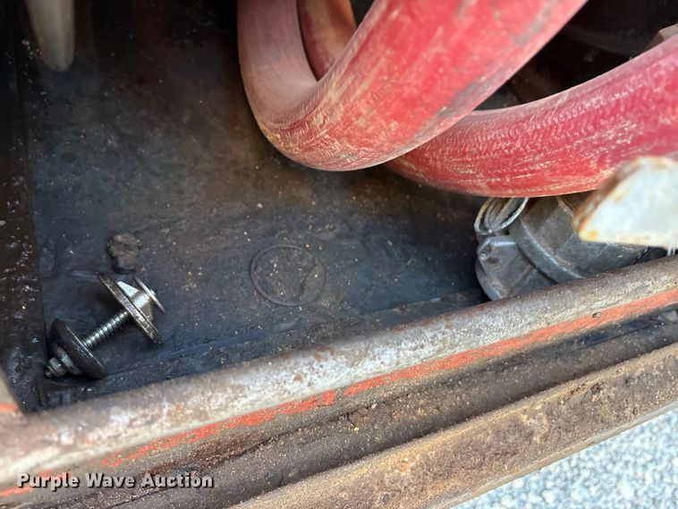 image for item EA7576 2004 Freightliner Business Class M2 fuel truck