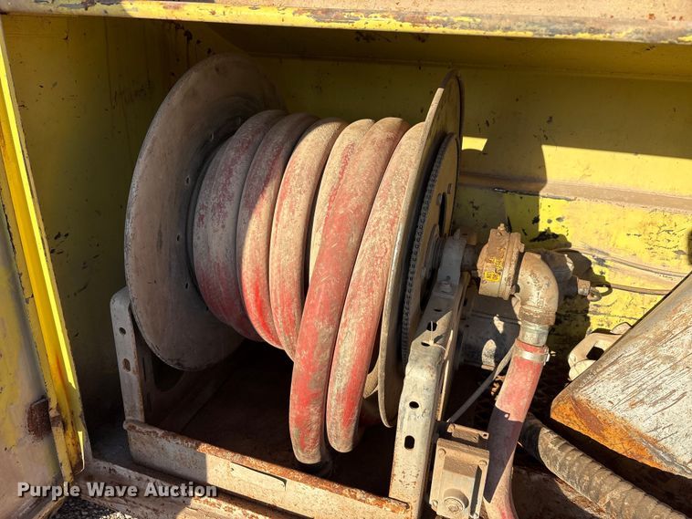 image for item EA7576 2004 Freightliner Business Class M2 fuel truck