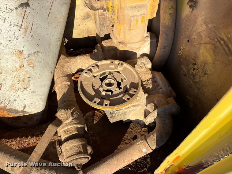 image for item EA7576 2004 Freightliner Business Class M2 fuel truck